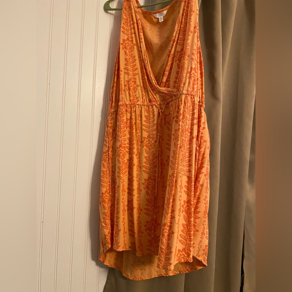 Time and Tru XL faux wrap dress. Ties around waist.